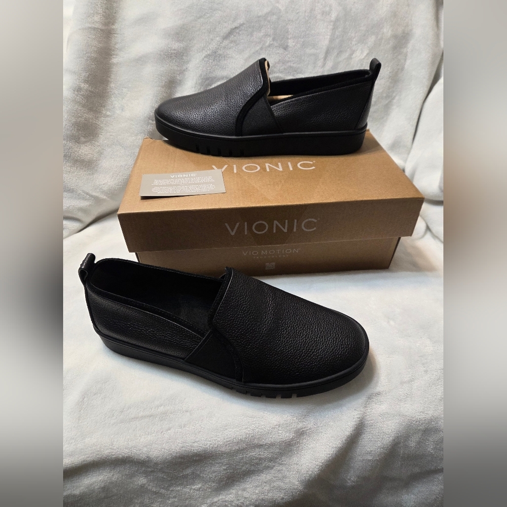 Vionic Cambria Black Leather Slip On 8.5 M Vio Motion NEW Discontinued